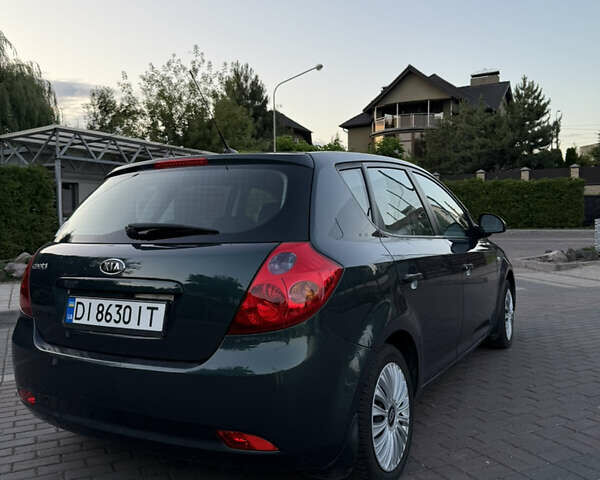 Зеленый Киа Сид, объемом двигателя 1.4 л и пробегом 211 тыс. км за 4900 $, фото 6 на Automoto.ua