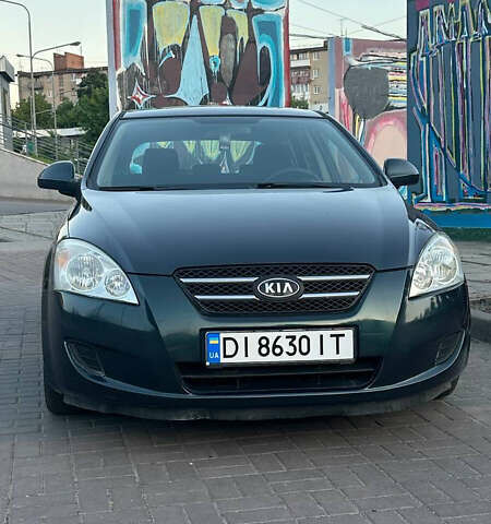 Зеленый Киа Сид, объемом двигателя 1.4 л и пробегом 211 тыс. км за 4900 $, фото 1 на Automoto.ua