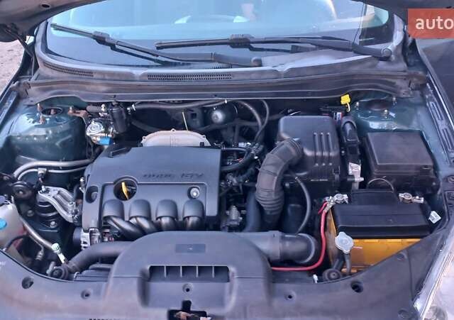 Зеленый Киа Сид, объемом двигателя 1.6 л и пробегом 402 тыс. км за 4900 $, фото 6 на Automoto.ua