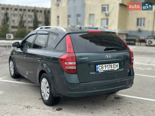 Зеленый Киа Сид, объемом двигателя 1.59 л и пробегом 290 тыс. км за 6000 $, фото 2 на Automoto.ua