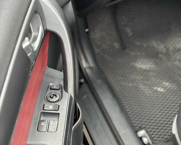 Черный Киа Cerato KOUP, объемом двигателя 2 л и пробегом 204 тыс. км за 8000 $, фото 13 на Automoto.ua