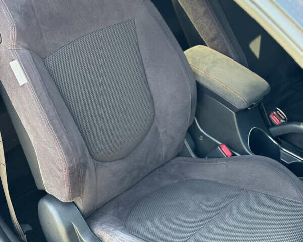 Черный Киа Cerato KOUP, объемом двигателя 2.4 л и пробегом 210 тыс. км за 9000 $, фото 18 на Automoto.ua