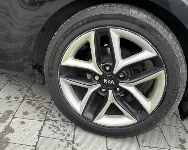 Черный Киа Cerato KOUP, объемом двигателя 2 л и пробегом 204 тыс. км за 8000 $, фото 6 на Automoto.ua