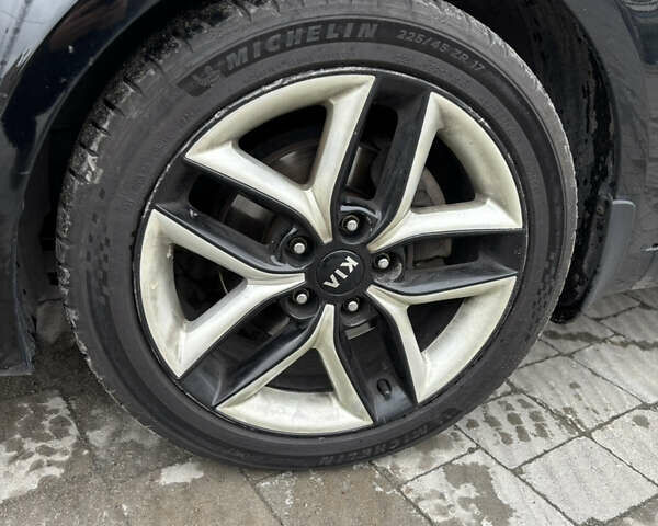 Черный Киа Cerato KOUP, объемом двигателя 2 л и пробегом 204 тыс. км за 8000 $, фото 5 на Automoto.ua