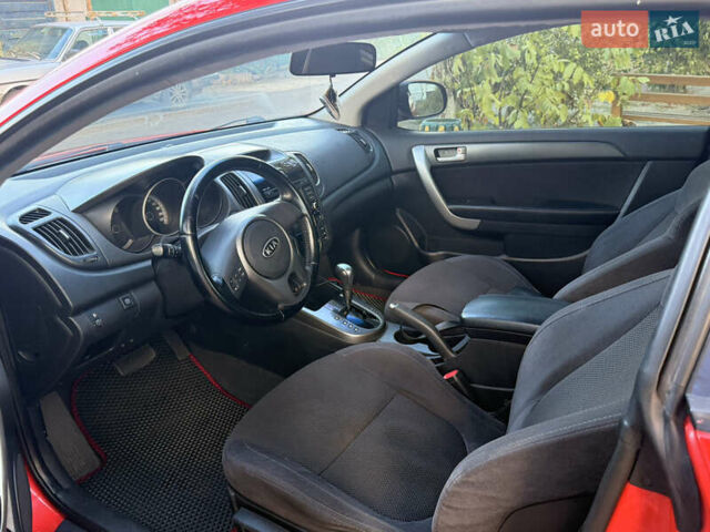 Красный Киа Cerato KOUP, объемом двигателя 1.6 л и пробегом 167 тыс. км за 7000 $, фото 10 на Automoto.ua