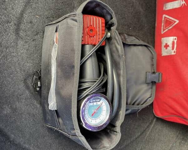 Красный Киа Cerato KOUP, объемом двигателя 2 л и пробегом 107 тыс. км за 10200 $, фото 52 на Automoto.ua