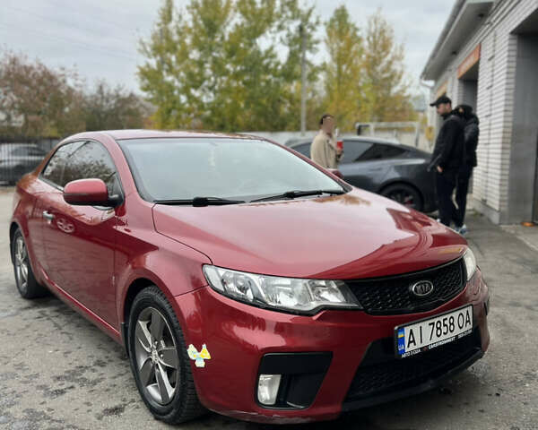Красный Киа Cerato KOUP, объемом двигателя 1.6 л и пробегом 175 тыс. км за 8500 $, фото 5 на Automoto.ua