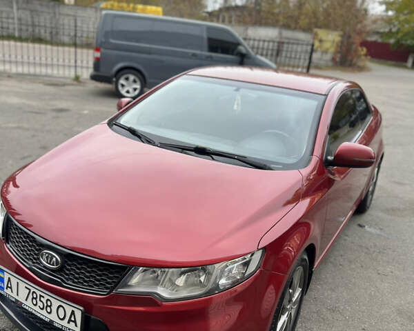 Красный Киа Cerato KOUP, объемом двигателя 1.6 л и пробегом 175 тыс. км за 8500 $, фото 6 на Automoto.ua