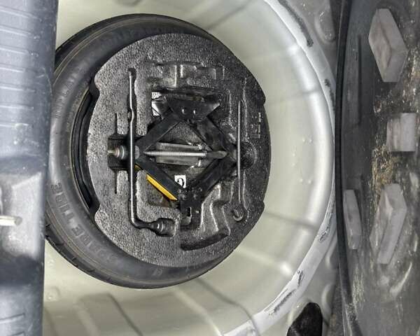 Серый Киа Cerato KOUP, объемом двигателя 1.6 л и пробегом 220 тыс. км за 6500 $, фото 13 на Automoto.ua