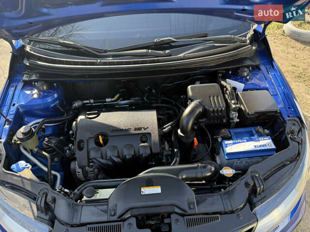 Синий Киа Cerato KOUP, объемом двигателя 1.6 л и пробегом 158 тыс. км за 7700 $, фото 5 на Automoto.ua
