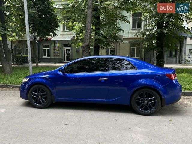 Синий Киа Cerato KOUP, объемом двигателя 2 л и пробегом 160 тыс. км за 8500 $, фото 5 на Automoto.ua