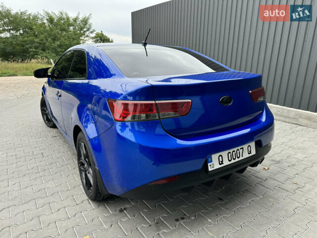 Синій Кіа Cerato KOUP, об'ємом двигуна 2 л та пробігом 236 тис. км за 9500 $, фото 10 на Automoto.ua