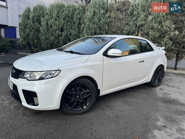 Белый Киа Черато, объемом двигателя 2 л и пробегом 195 тыс. км за 7800 $, фото 2 на Automoto.ua