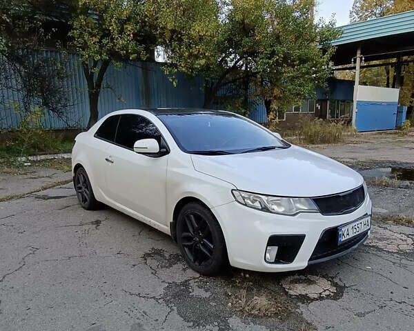 Белый Киа Черато, объемом двигателя 2 л и пробегом 144 тыс. км за 5499 $, фото 4 на Automoto.ua