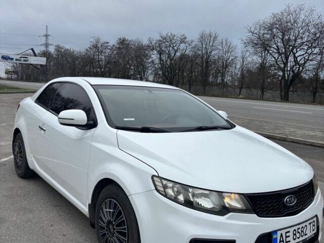 Білий Кіа Черато, об'ємом двигуна 2 л та пробігом 175 тис. км за 8500 $, фото 1 на Automoto.ua