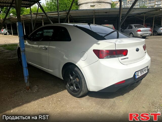 Білий Кіа Черато, об'ємом двигуна 2 л та пробігом 0 тис. км за 6500 $, фото 2 на Automoto.ua