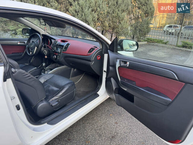 Белый Киа Черато, объемом двигателя 2 л и пробегом 195 тыс. км за 7800 $, фото 18 на Automoto.ua