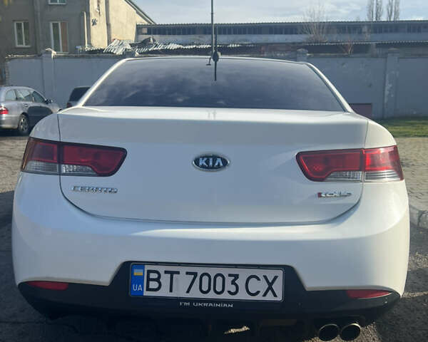 Белый Киа Черато, объемом двигателя 2 л и пробегом 213 тыс. км за 8600 $, фото 4 на Automoto.ua