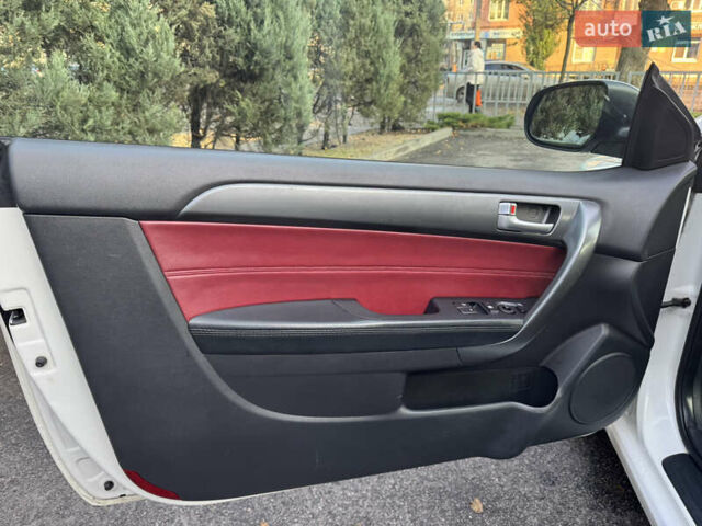 Белый Киа Черато, объемом двигателя 2 л и пробегом 195 тыс. км за 7800 $, фото 15 на Automoto.ua