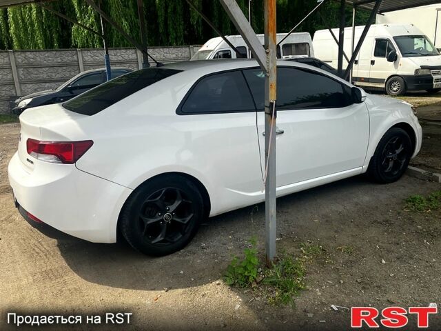 Білий Кіа Черато, об'ємом двигуна 2 л та пробігом 0 тис. км за 6500 $, фото 4 на Automoto.ua
