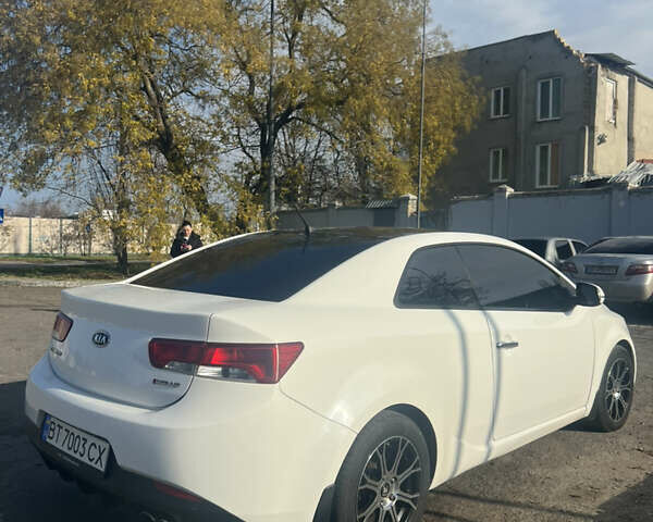 Белый Киа Черато, объемом двигателя 2 л и пробегом 213 тыс. км за 8600 $, фото 3 на Automoto.ua