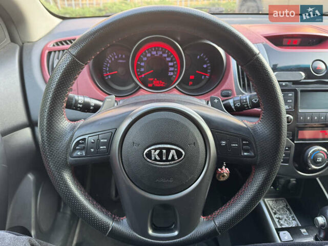 Белый Киа Черато, объемом двигателя 2 л и пробегом 195 тыс. км за 7800 $, фото 11 на Automoto.ua