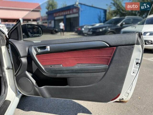 Білий Кіа Черато, об'ємом двигуна 2 л та пробігом 175 тис. км за 6800 $, фото 22 на Automoto.ua