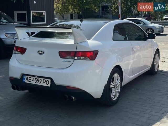 Белый Киа Черато, объемом двигателя 1.6 л и пробегом 138 тыс. км за 7999 $, фото 8 на Automoto.ua