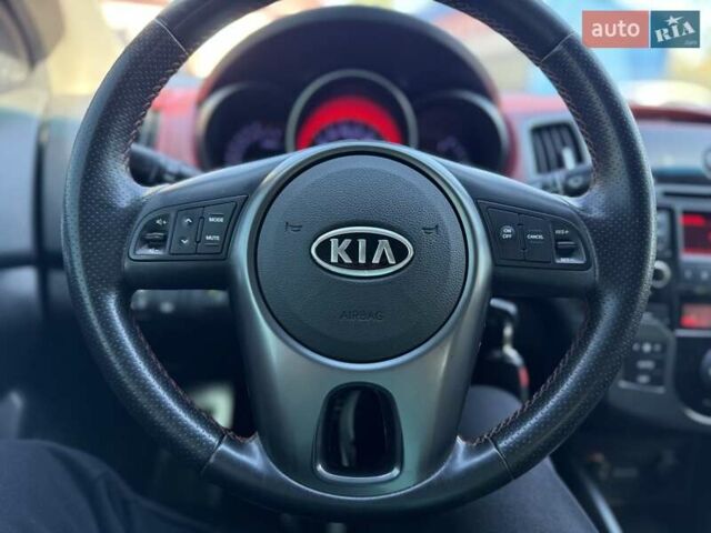 Білий Кіа Черато, об'ємом двигуна 2 л та пробігом 175 тис. км за 6800 $, фото 34 на Automoto.ua