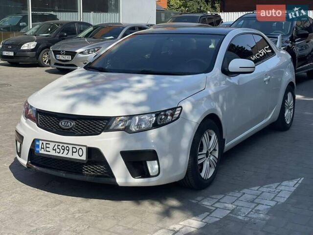 Белый Киа Черато, объемом двигателя 1.6 л и пробегом 138 тыс. км за 7999 $, фото 7 на Automoto.ua