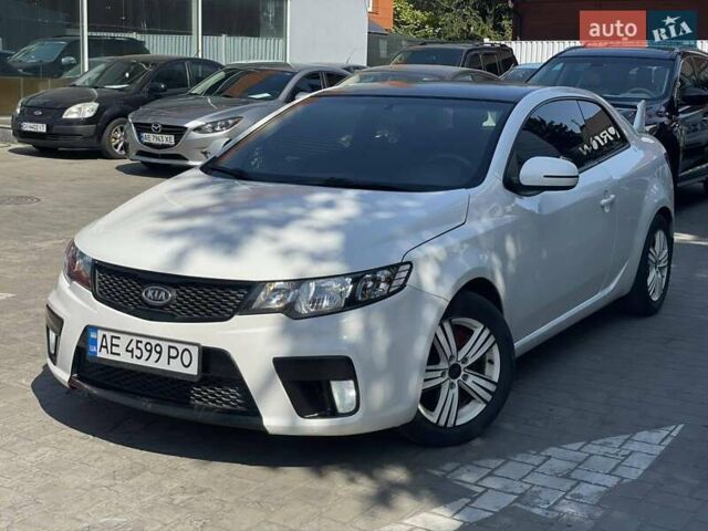 Белый Киа Черато, объемом двигателя 1.6 л и пробегом 138 тыс. км за 7999 $, фото 2 на Automoto.ua