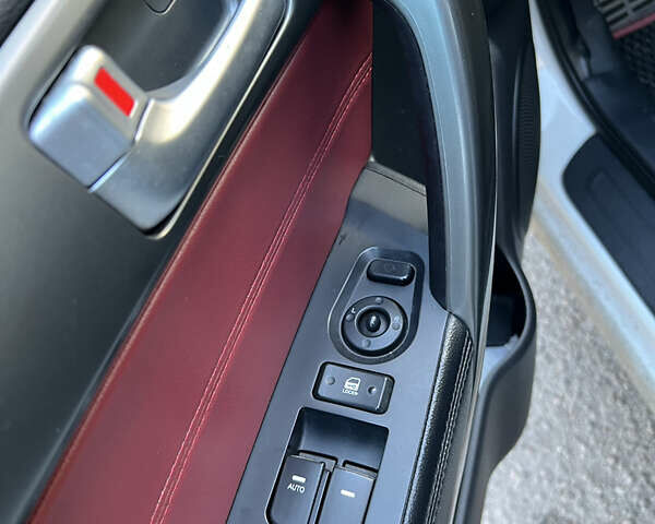 Белый Киа Черато, объемом двигателя 2 л и пробегом 236 тыс. км за 9000 $, фото 4 на Automoto.ua