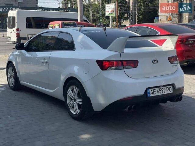 Белый Киа Черато, объемом двигателя 1.6 л и пробегом 138 тыс. км за 7999 $, фото 9 на Automoto.ua