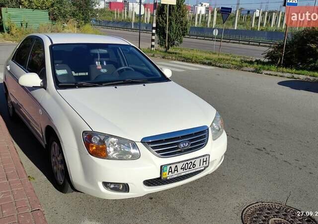 Белый Киа Черато, объемом двигателя 1.6 л и пробегом 144 тыс. км за 5000 $, фото 9 на Automoto.ua