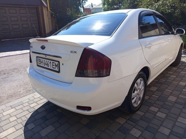 Білий Кіа Черато, об'ємом двигуна 1.6 л та пробігом 290 тис. км за 4400 $, фото 1 на Automoto.ua