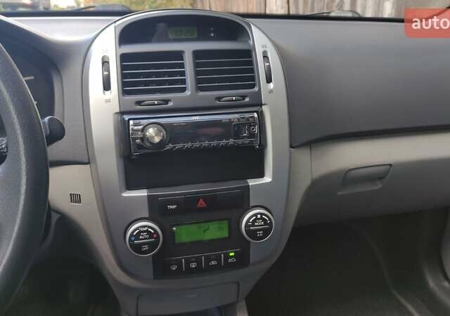 Белый Киа Черато, объемом двигателя 1.6 л и пробегом 144 тыс. км за 5000 $, фото 4 на Automoto.ua