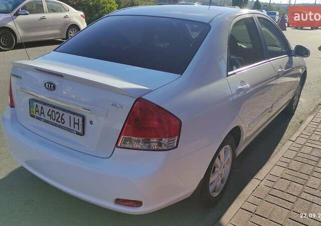 Белый Киа Черато, объемом двигателя 1.6 л и пробегом 144 тыс. км за 5000 $, фото 7 на Automoto.ua