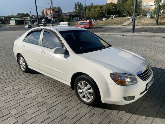 Білий Кіа Черато, об'ємом двигуна 2 л та пробігом 156 тис. км за 5500 $, фото 3 на Automoto.ua