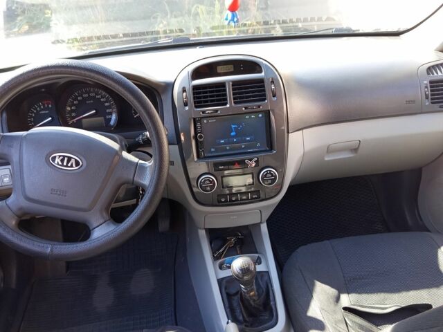 Білий Кіа Черато, об'ємом двигуна 1.6 л та пробігом 290 тис. км за 4400 $, фото 4 на Automoto.ua