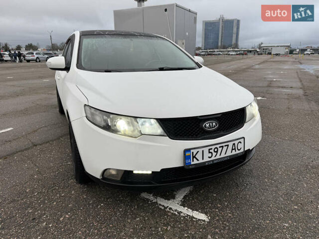 Белый Киа Черато, объемом двигателя 1.59 л и пробегом 168 тыс. км за 4350 $, фото 8 на Automoto.ua