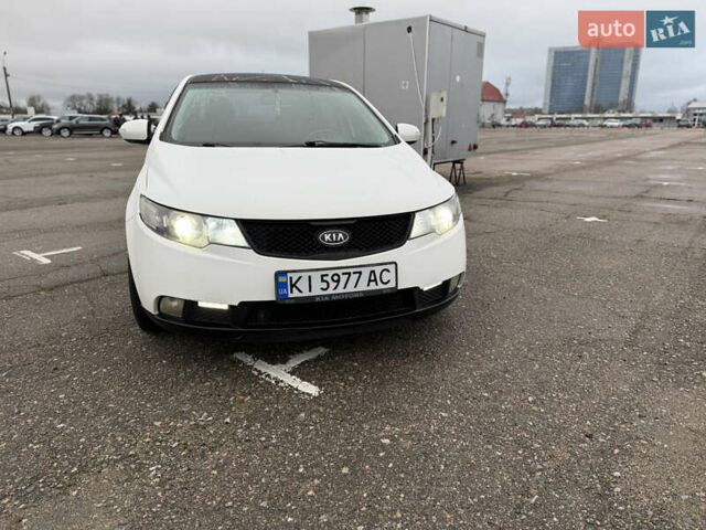 Белый Киа Черато, объемом двигателя 1.59 л и пробегом 168 тыс. км за 4350 $, фото 1 на Automoto.ua