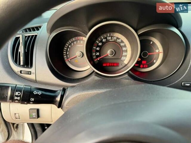 Белый Киа Черато, объемом двигателя 1.59 л и пробегом 211 тыс. км за 6800 $, фото 12 на Automoto.ua