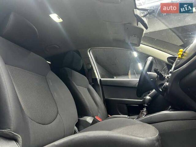 Білий Кіа Черато, об'ємом двигуна 1.59 л та пробігом 180 тис. км за 6300 $, фото 6 на Automoto.ua