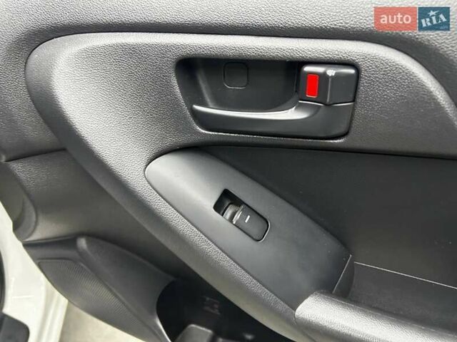 Білий Кіа Черато, об'ємом двигуна 1.59 л та пробігом 180 тис. км за 6300 $, фото 9 на Automoto.ua