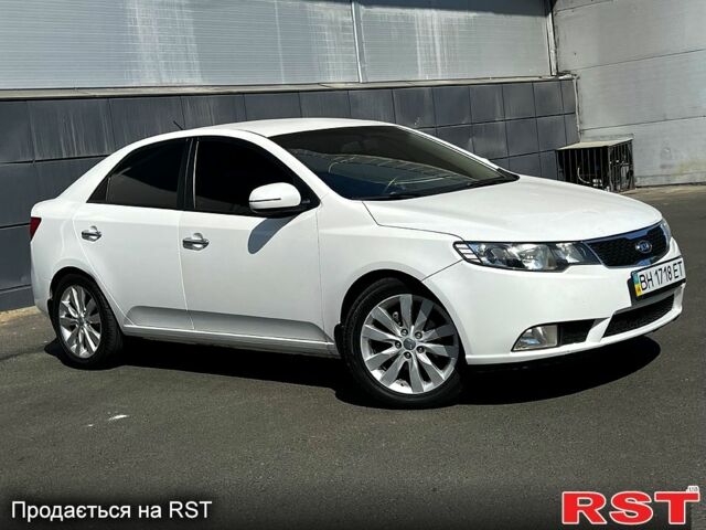 Киа Черато 2011 в Одессе на Automoto.ua Белый Киа Черато, объемом двигателя 2 л и пробегом 140 тыс. км за 8000 $, фото 3 на Automoto.ua