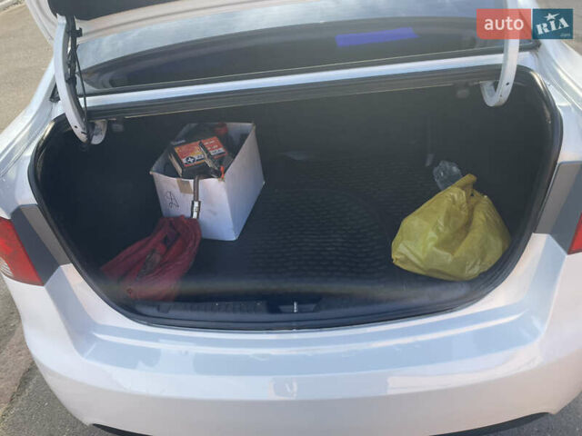 Білий Кіа Черато, об'ємом двигуна 1.6 л та пробігом 180 тис. км за 7500 $, фото 3 на Automoto.ua