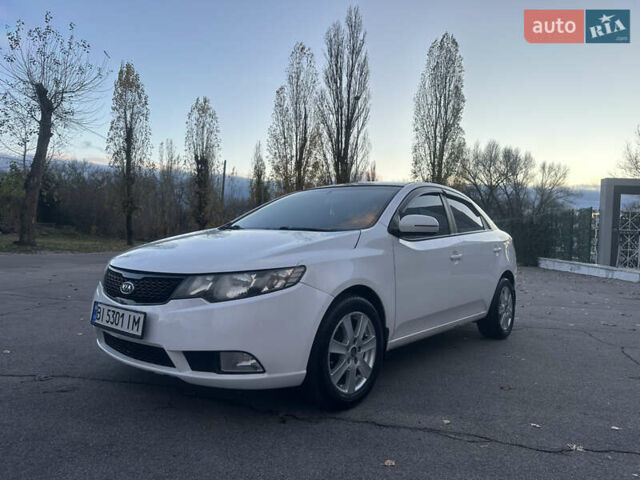 Білий Кіа Черато, об'ємом двигуна 1.59 л та пробігом 154 тис. км за 7500 $, фото 1 на Automoto.ua