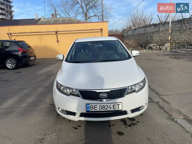 Білий Кіа Черато, об'ємом двигуна 1.6 л та пробігом 180 тис. км за 7500 $, фото 1 на Automoto.ua