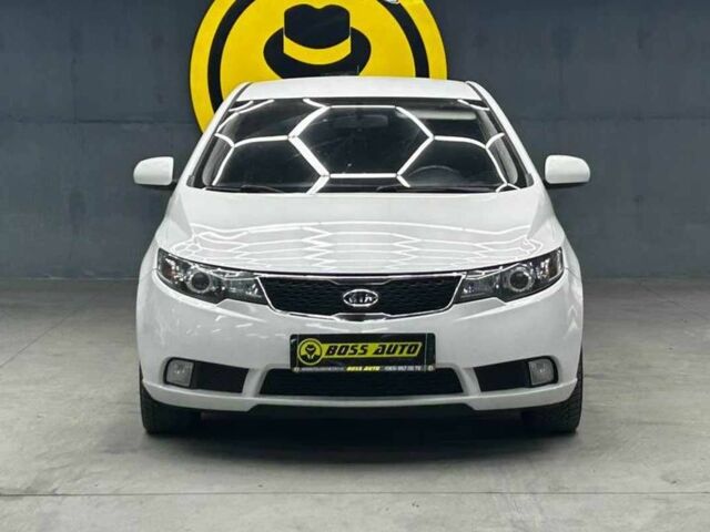 Белый Киа Черато, объемом двигателя 1.6 л и пробегом 180 тыс. км за 6300 $, фото 1 на Automoto.ua