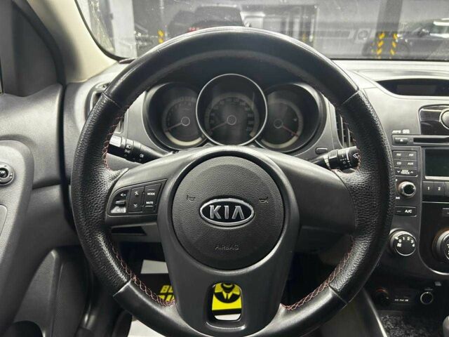 Белый Киа Черато, объемом двигателя 1.6 л и пробегом 180 тыс. км за 6300 $, фото 12 на Automoto.ua